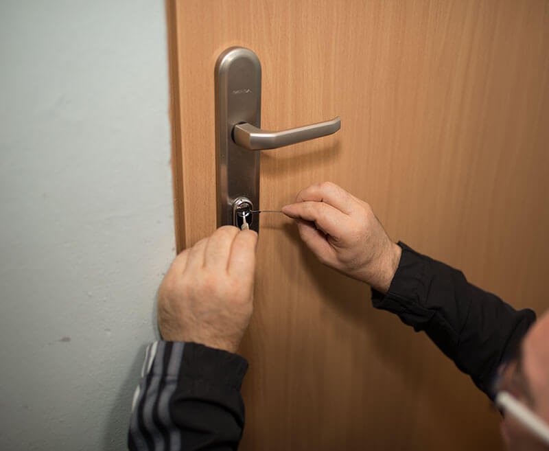 ŚLUSARZ WARSZAWA - Otwieranie zamków Warszawa - Ślusarz Warszawa 24H