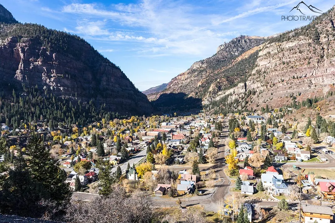 Der Blick auf das Örtchen Ouray in Colorado in den Rocky Mountains