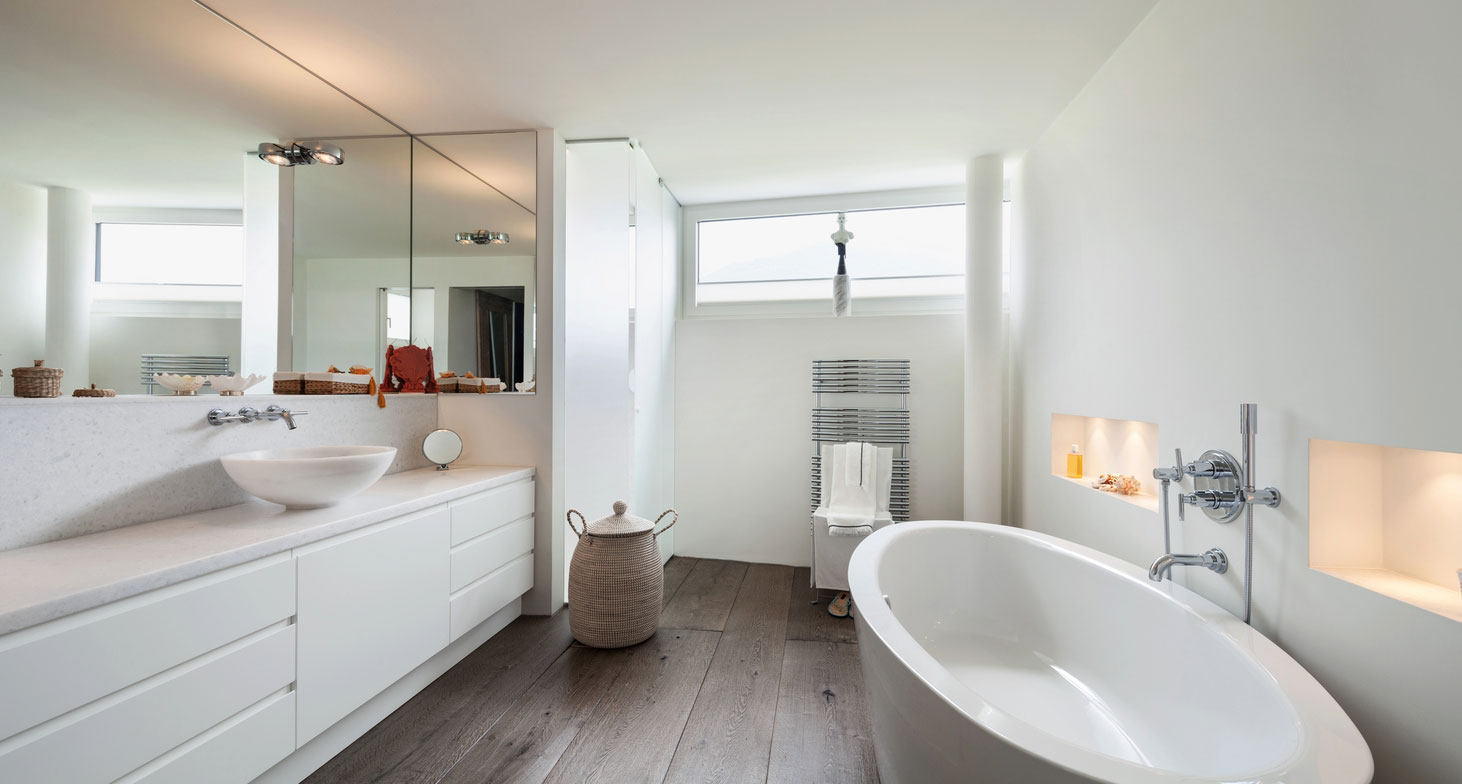modernes Badezimmer im Keller