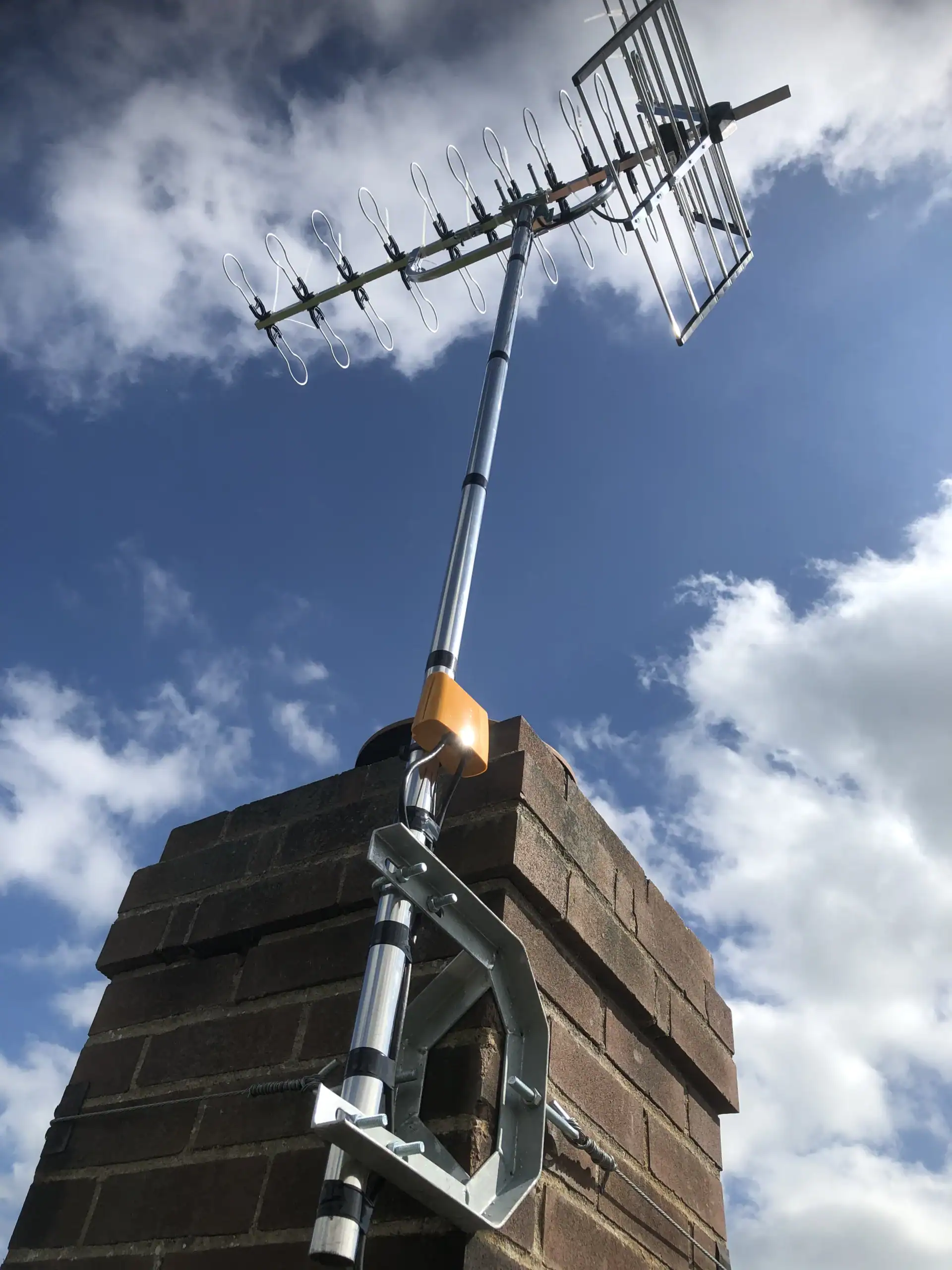 TV Aerial chimney installation TV Aerial installed on a chimney