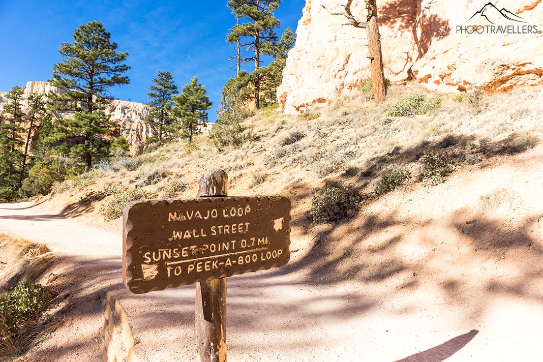 Ein Wegweiser auf dem Navajo Loop Trail