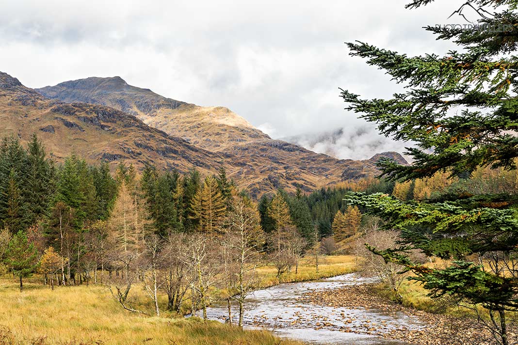 Der Fluss Finnan im Tal Glen Finnan