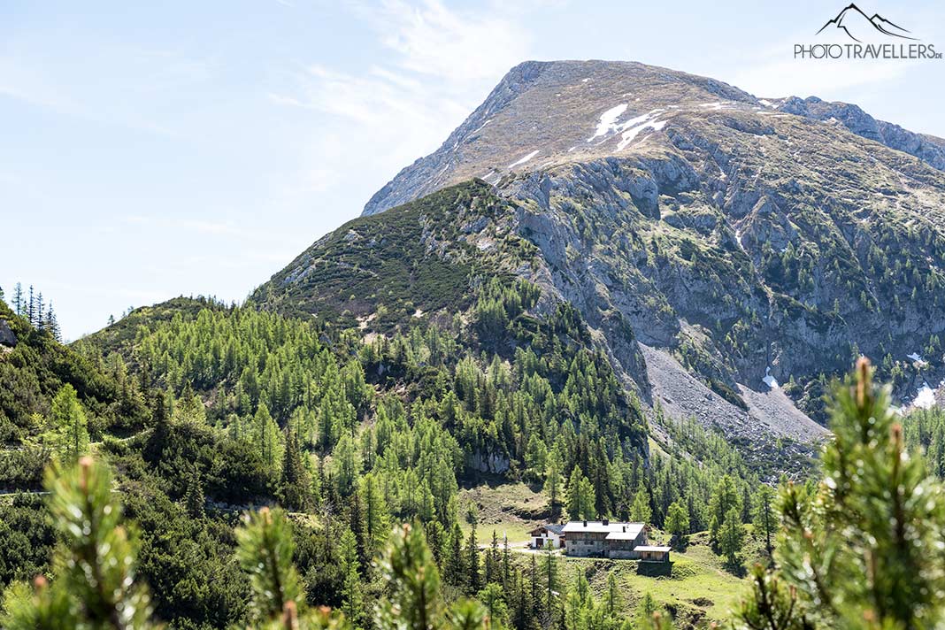 Der Blick auf Schneibsteinhaus und Schneibstein
