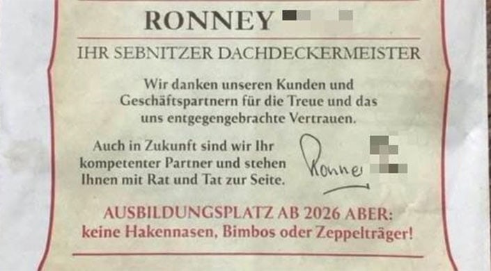 Ausschnitt einer deutschen Zeitungsanzeige mit Text über Kundenservice und einem roten Hinweistext im unteren Bereich.