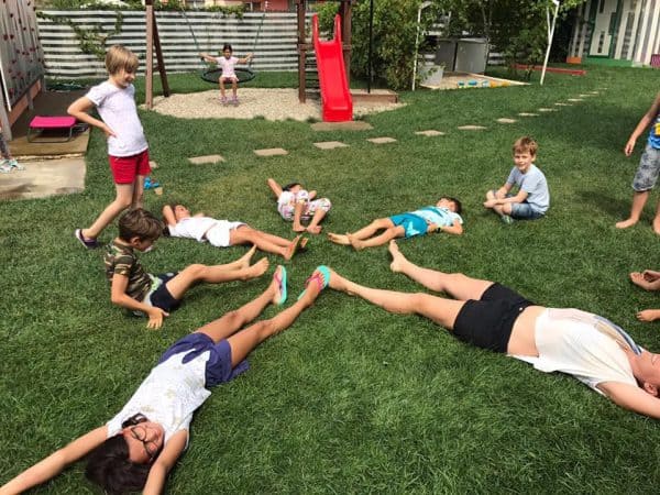 În Picioarele Goale locuri de joacă sector 3 Bucureşti.jpg În Picioarele Goale 2 locuri de joacă sector 3 Bucureşti.jpg