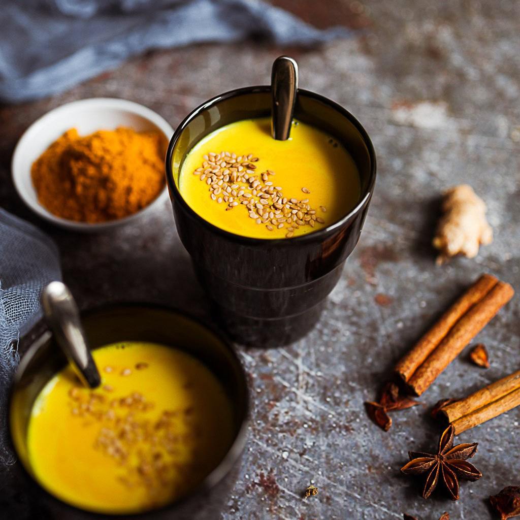 recette de la délicieuse golden latte boisson lait d'or au curcuma recette de la délicieuse golden latte boisson lait d'or au curcuma