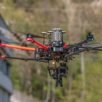 LE Drones - DRS-M600 - Parachute Solution for DJI M600 / M600 Pro drs m600 parachute solution for dji matrice 600 in flight