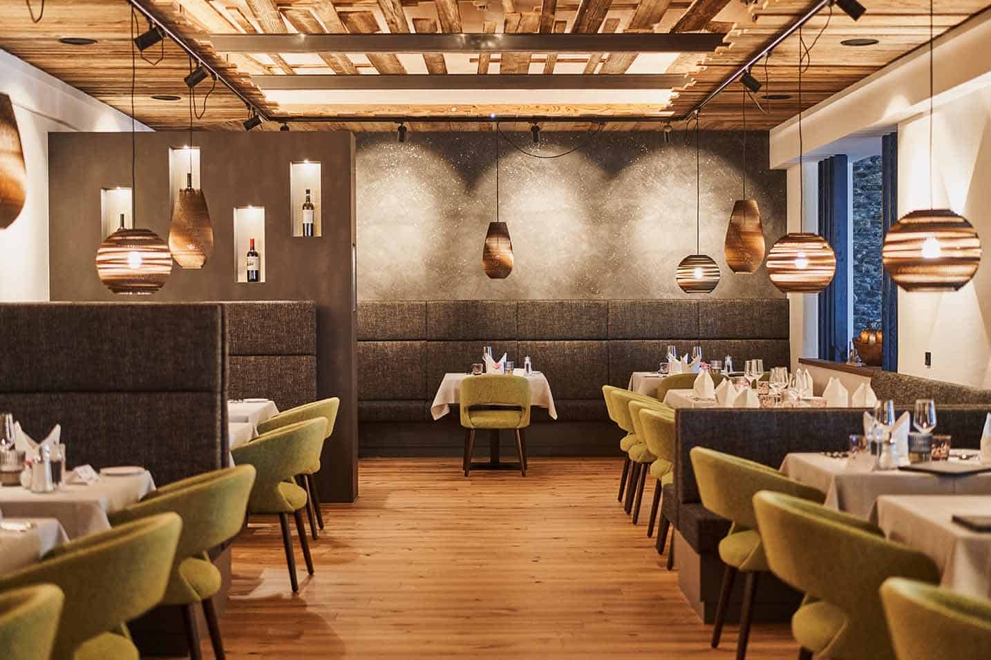 Die Josefistube (Restaurantbereich) in der Totalen