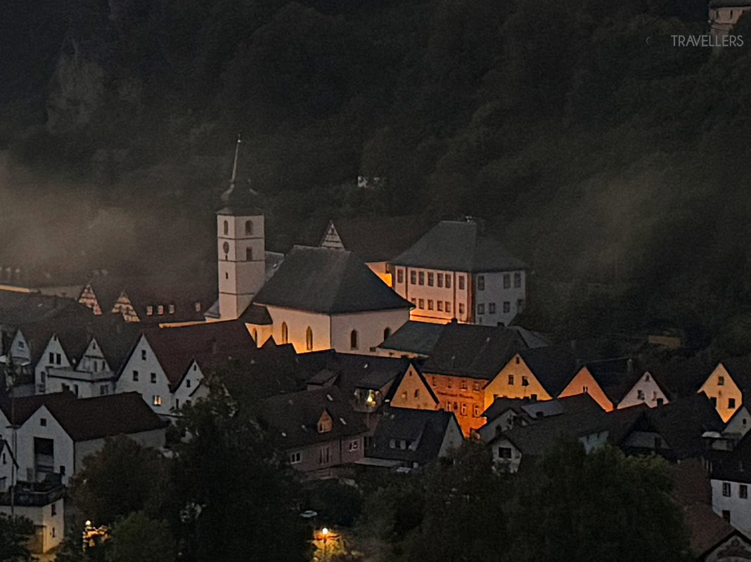 Morgenstimmung über Pottenstein (100-Prozent-Ausschnitt)
