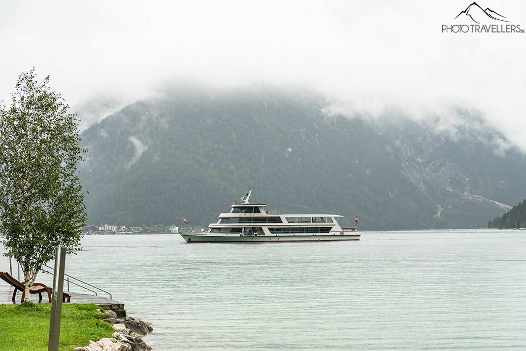 Ein Ausflugsdampfer auf dem Achensee
