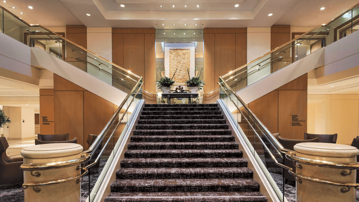 The Ultimate Guide to Hilton Gold Status: How to Qualify, Use, and Maximize Real Value 1 Hilton Los Angeles Airport