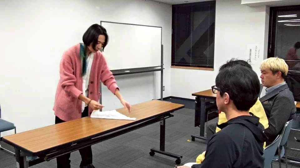 コンプオフィス マジック研究会を開催しました!20周年に向けて仲間と一緒に成長する場 2 マジック研究会 マジシャン よぉすけ