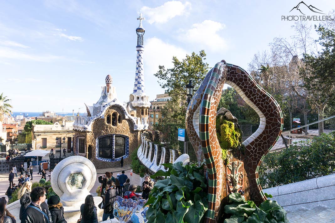 Kunstwerke im Park Güell in Barcelona
