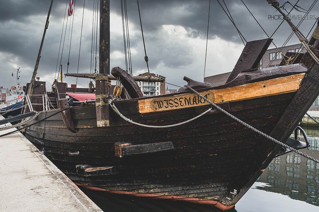Die Wissemara oder auch Poeler Kogge im Hafen von Wismar