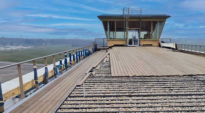 Bild von Baustelle der Terrasse des Flughafen-Towers