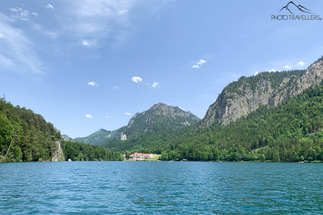 Der Blick vom Alpsee auf Schloss Neuschwanstein