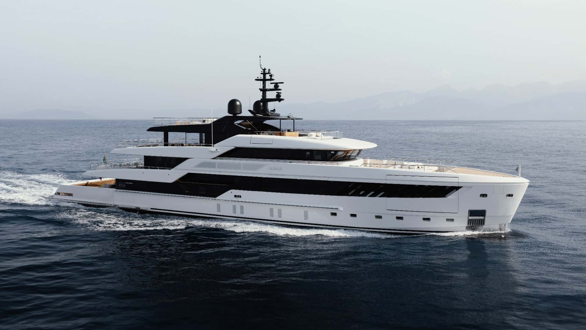 Lean & Green: The Sanlorenzo 50Steel Is Boatingโs New Benchmark