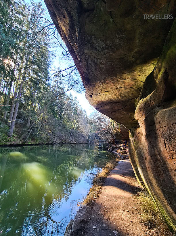 Mächtige Felsen in der Schwarzachklamm