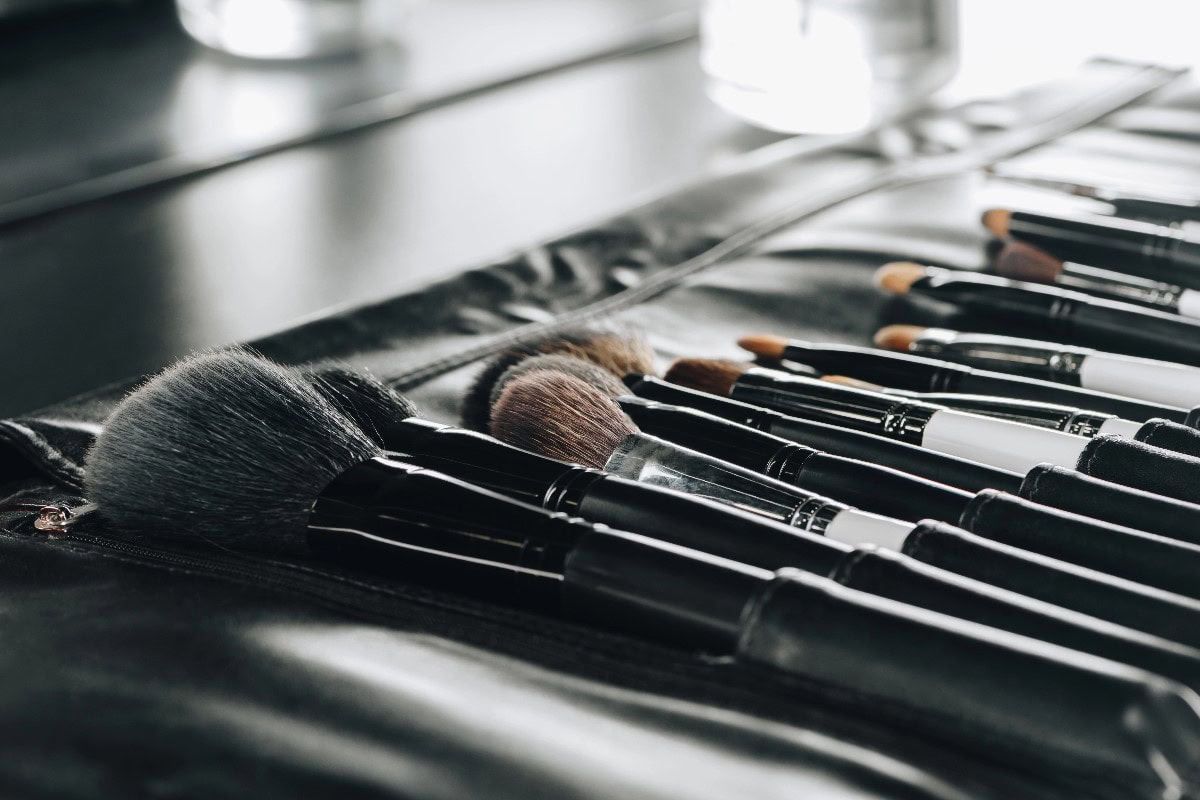 how to pack makeup for travel
