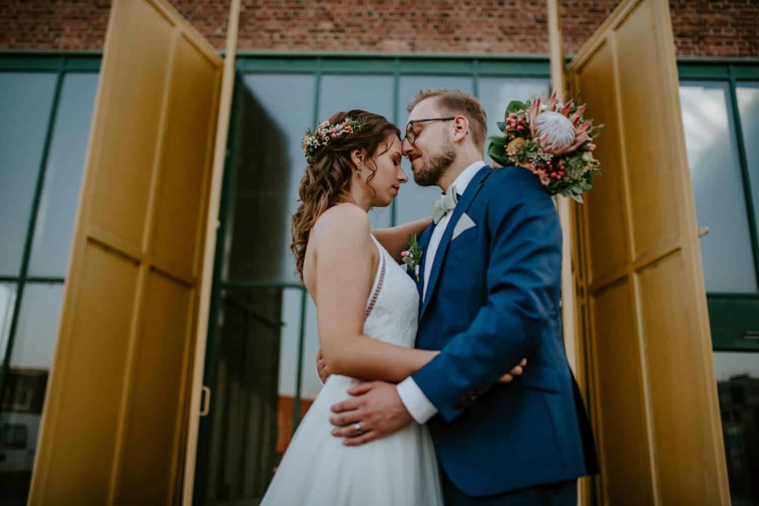 118 Hochzeitsfotograf Köln Hochzeit NRW Rarehouse Köln Rheinauhafen Boho Vintage Hippie Elopement Vera Prinz 118 Hochzeitsfotograf Köln Hochzeit NRW Rarehouse Köln Rheinauhafen Boho Vintage Hippie Elopement Vera Prinz