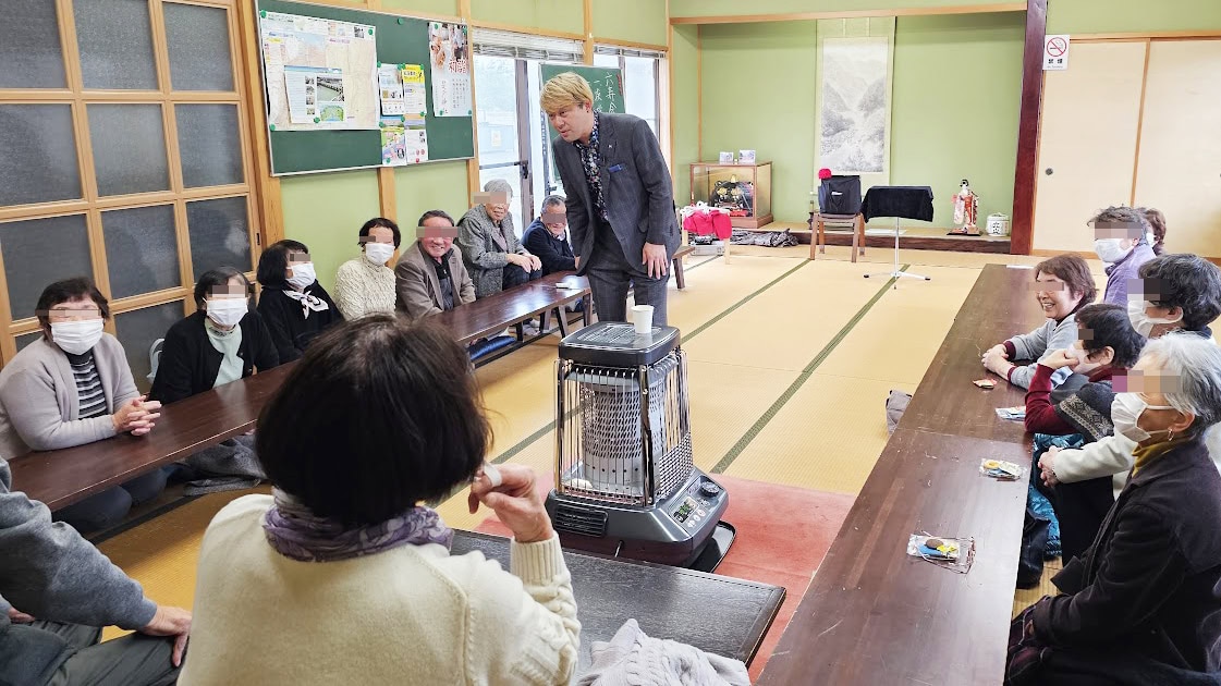 新年の敬老会:マジシャン コンプレッサーショー 1 20240120 125424 - 出張マジックショー