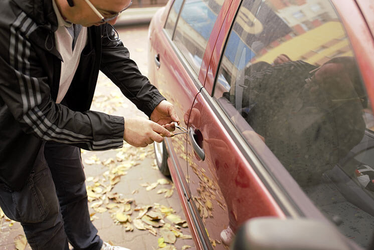 Awaryjne otwieranie samochodu - Otwieranie zamków Warszawa ...