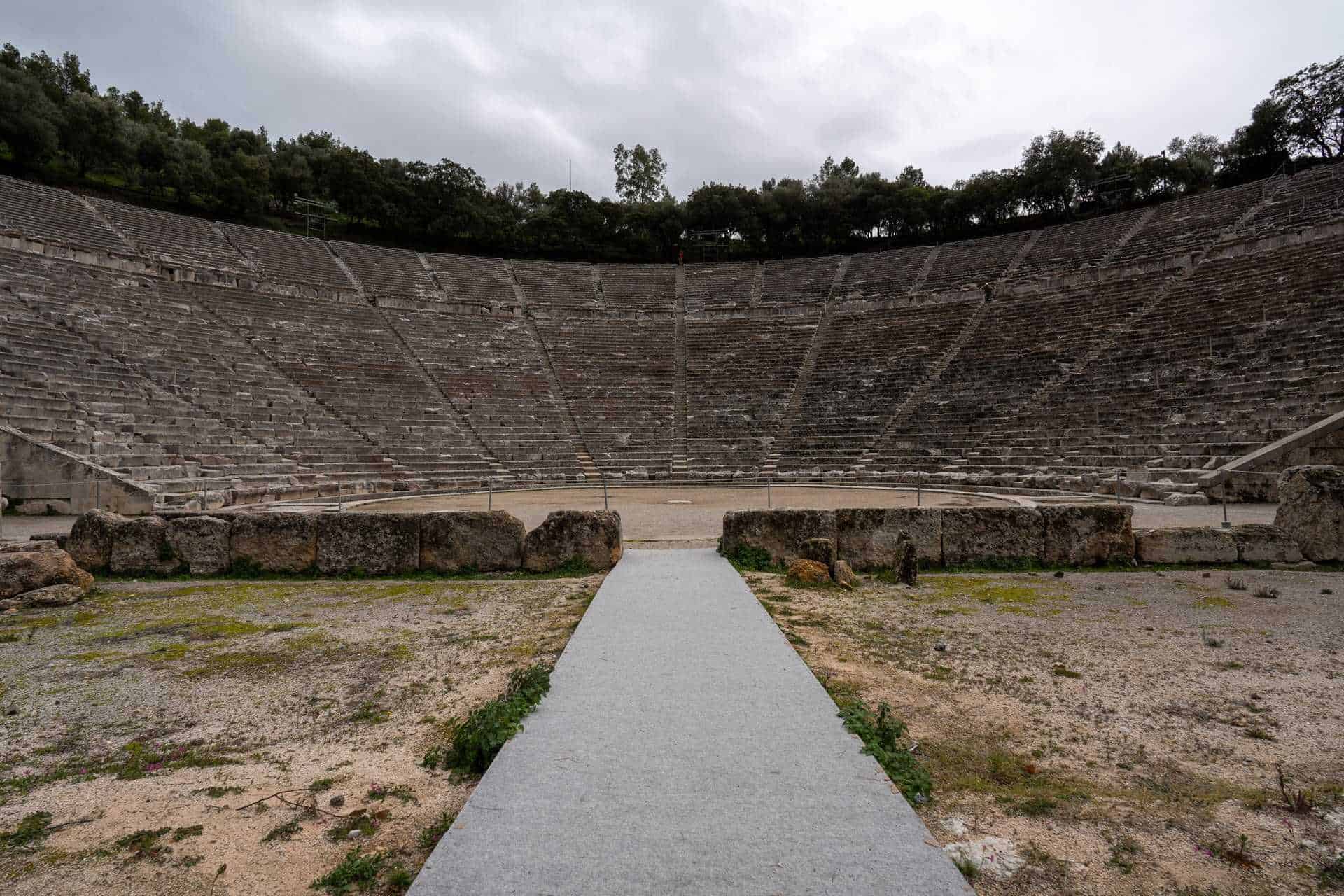 Antikes Theater von Epidauros - Griechenland Rundreise Antikes Theater von Epidauros - Griechenland Rundreise