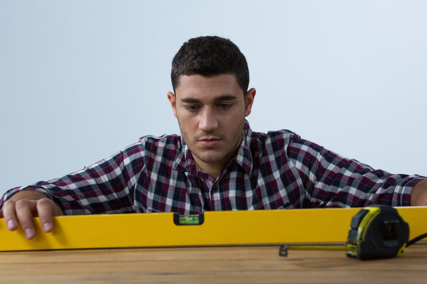 Steigung und Gefälle berechnen bei Flachdach, Terrasse und Co. Gefälle messen