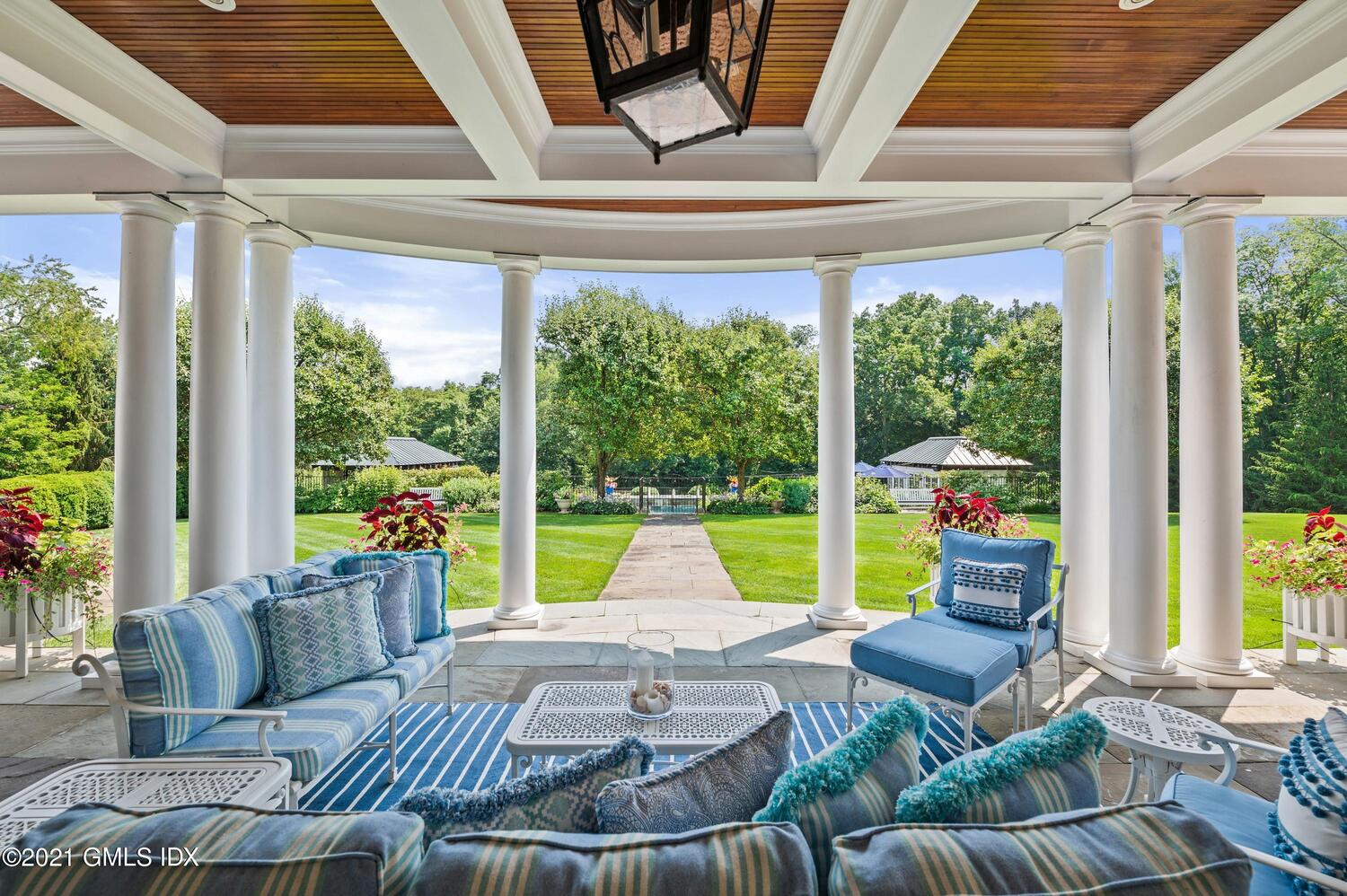 tommy hilfiger stonehill 435 429 round hill road greenwich CT