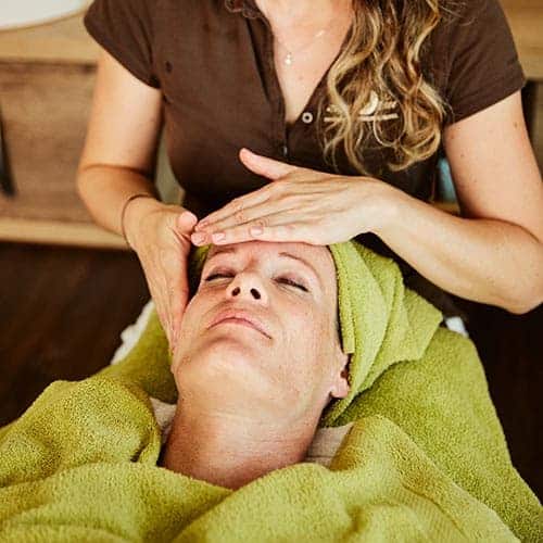 Behandlungsraum für Massagen und Beauty im Wellnesshotel Zum Bräu