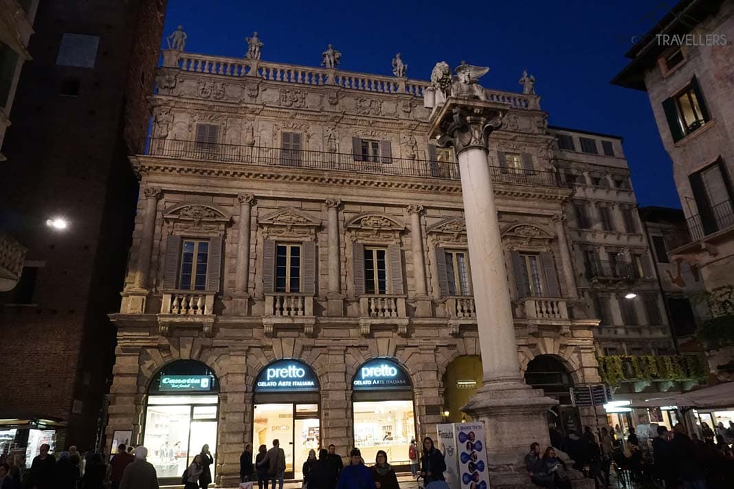 Der reich verzierte Palazzo Maffei in Verona