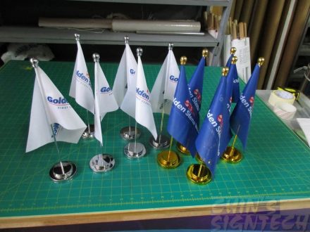 Table flags - Gold and Silver