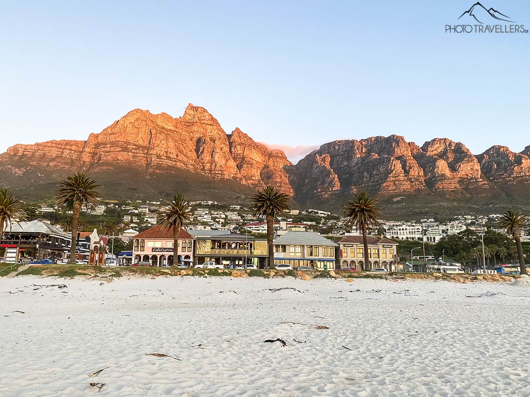 Camps Bay bietet zudem einen herrlichen Ausblick auf die zwölf Apostel