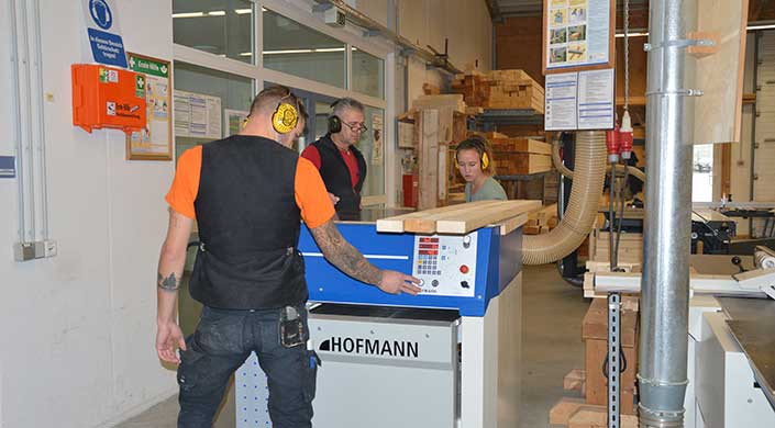 Bild von Azubis in Schule in Waldkirchen
