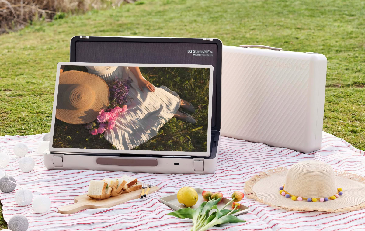 LGโs Bizarre Suitcase TV Is 27 Inches Of Portable Entertainment