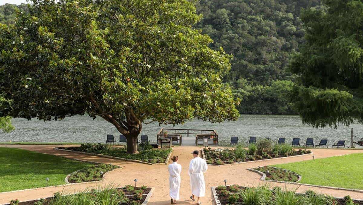 TOP TEN LUXURY SPAS: OFFER EXCEPTIONAL LUXURY EXPERIENCES 8 lake austin luxury spa