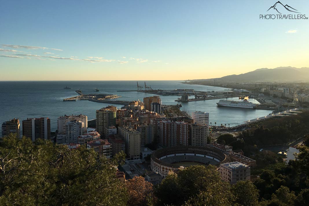 Málaga bei Dämmerung