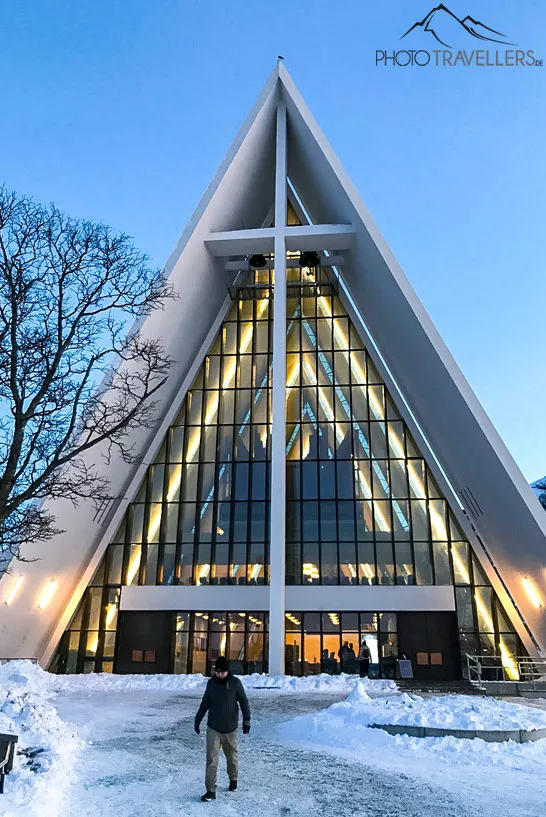 Sie ist die Top-Sehenswürdigkeit in Tromsø: die Eismeerkathedrale