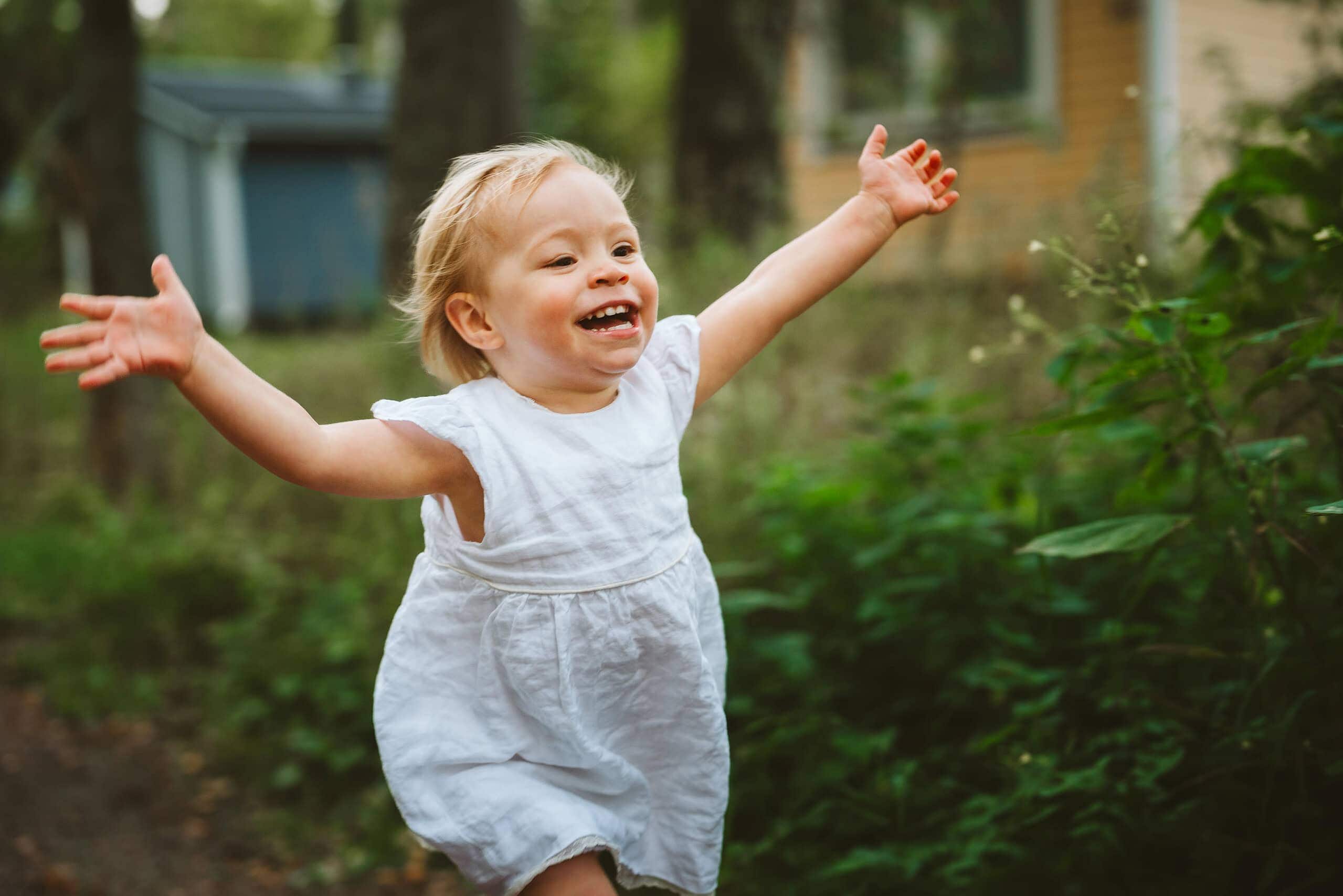 Niki Strbian perhekuvaus 145 scaled