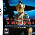 Robot humanoïde en plastique beige avec casque VR, jouant à "Shin Megami Tensei: Strange Journey" sur Nintendo DS dans un univers de jeu vidéo futuriste et d'aventure.