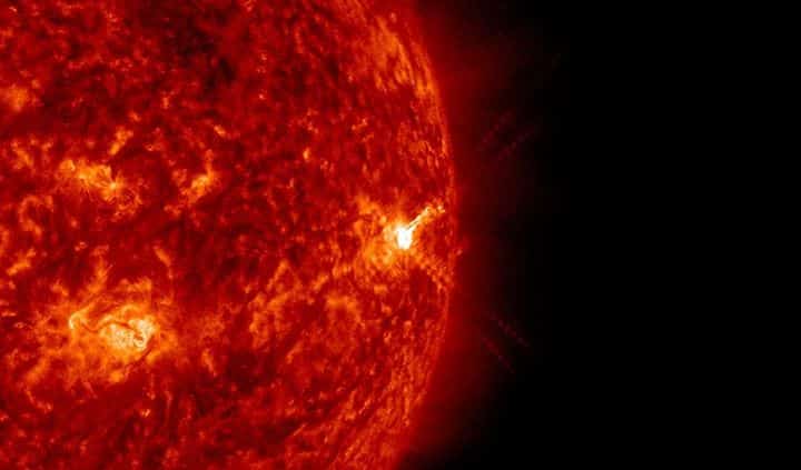 Neue Sonnenflecken Region am Ostrand verursacht M-Klasse Flare 1 C-Klasse Flare