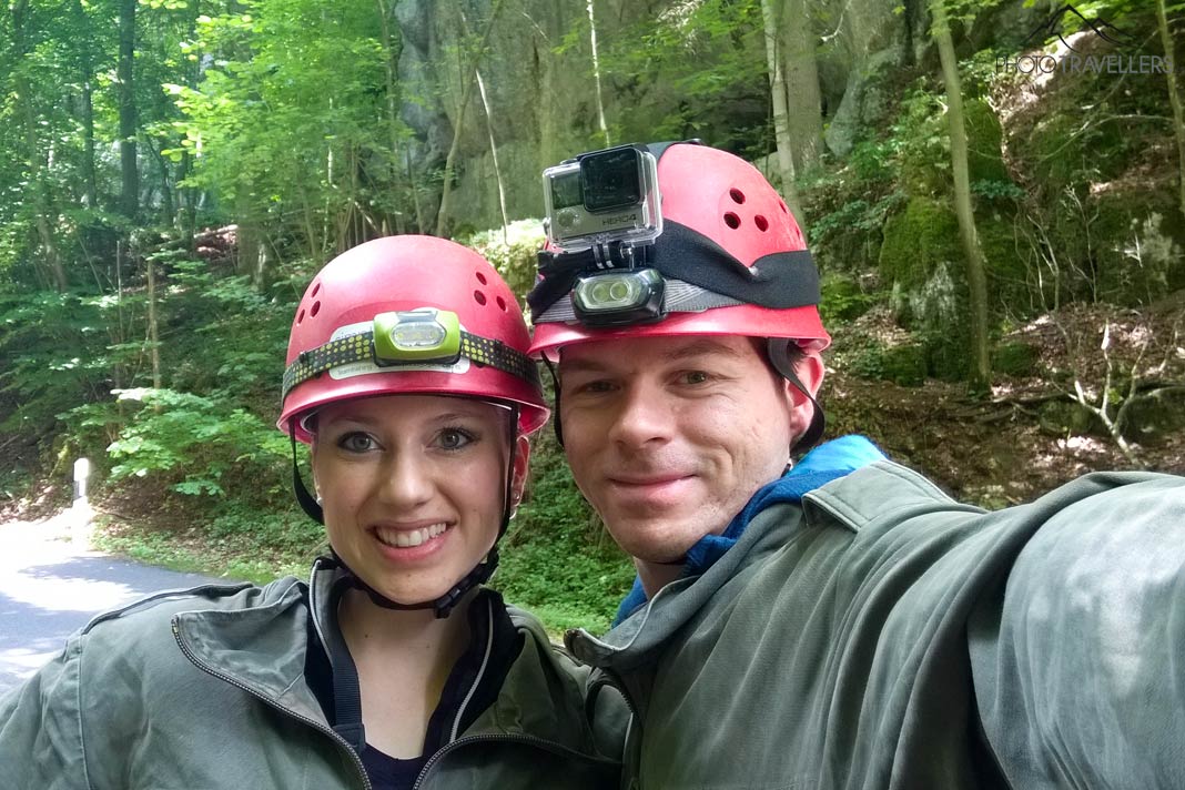Die Reiseblogger Biggi Bauer und Florian Westermann auf Höhlen-Expedition in Bayern