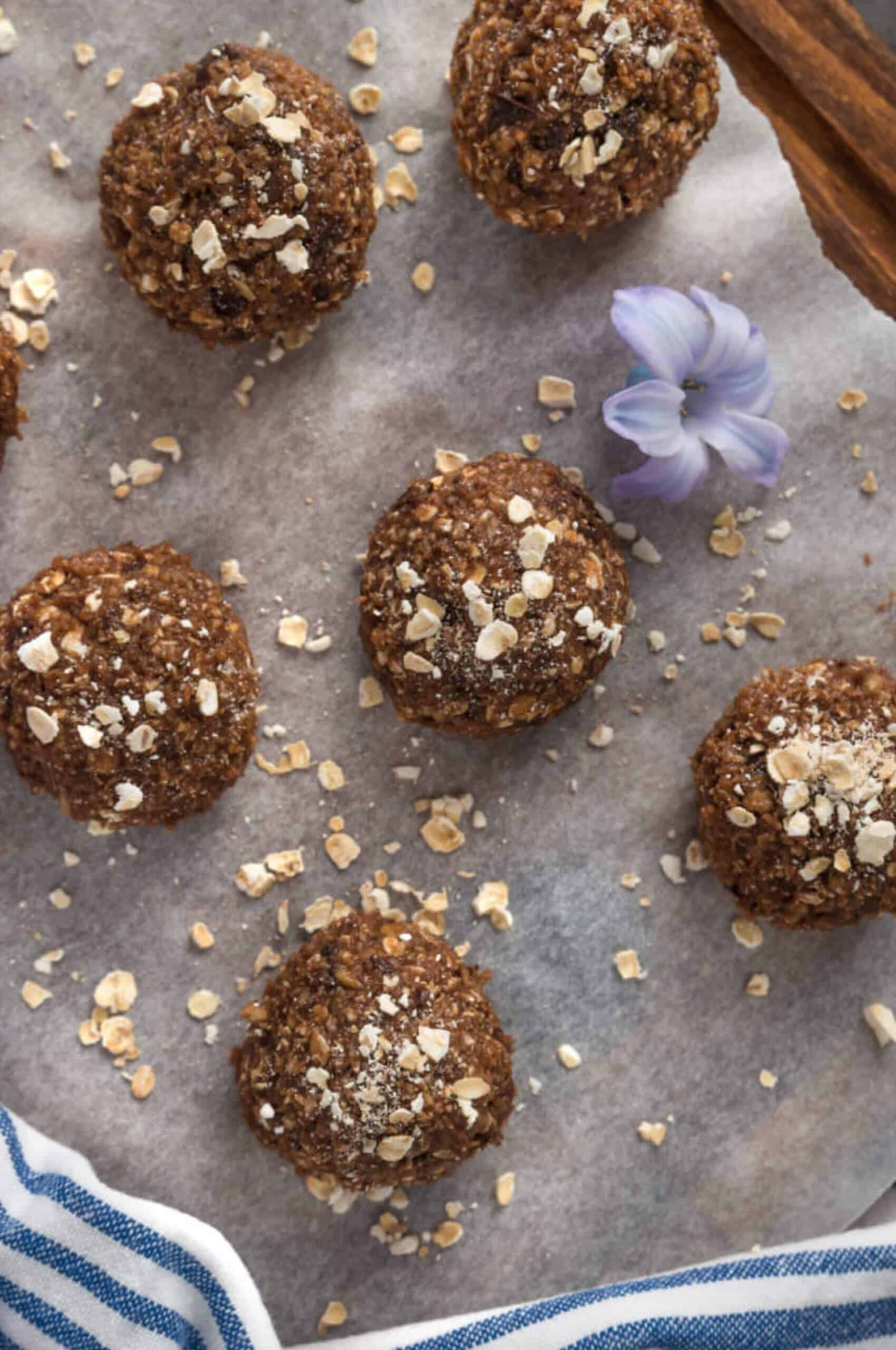 Energiebällchen Rezept für Chia Powerballs ohne Zucker und ohne Datteln