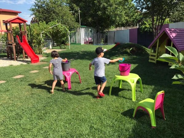 În Picioarele Goale locuri de joacă sector 3 Bucureşti.jpg În Picioarele Goale locuri de joacă sector 3 Bucureşti.jpg