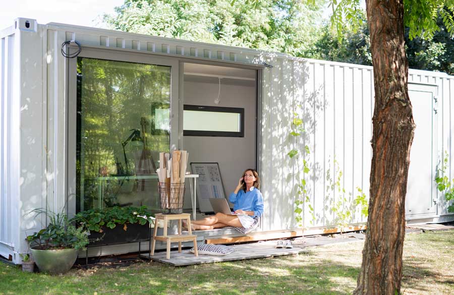 Seecontainer umbauen – 4 Ideen und wichtige Tipps seecontainer-gartenzimmer