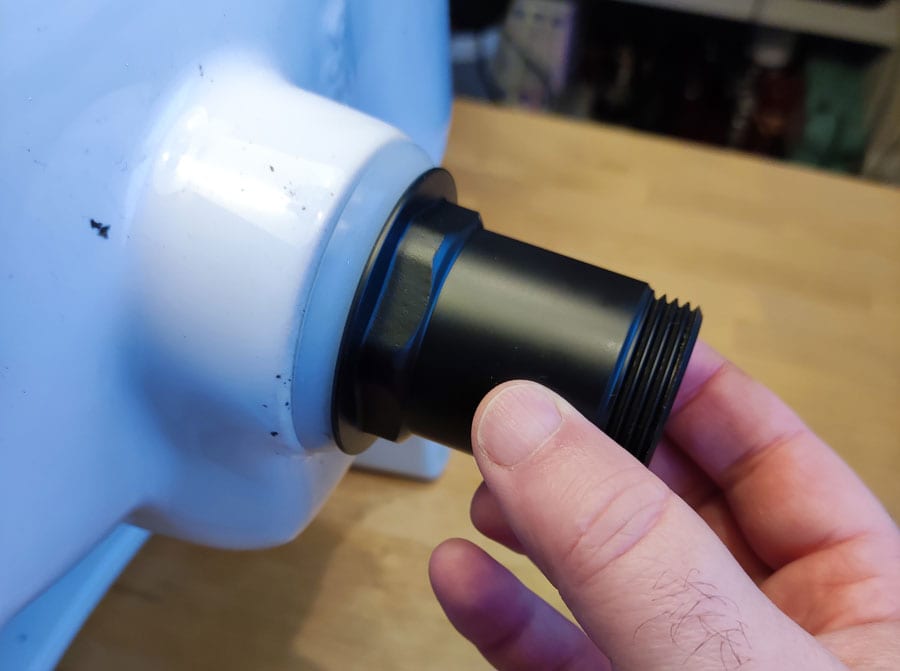 Ablauf von unten anschrauben