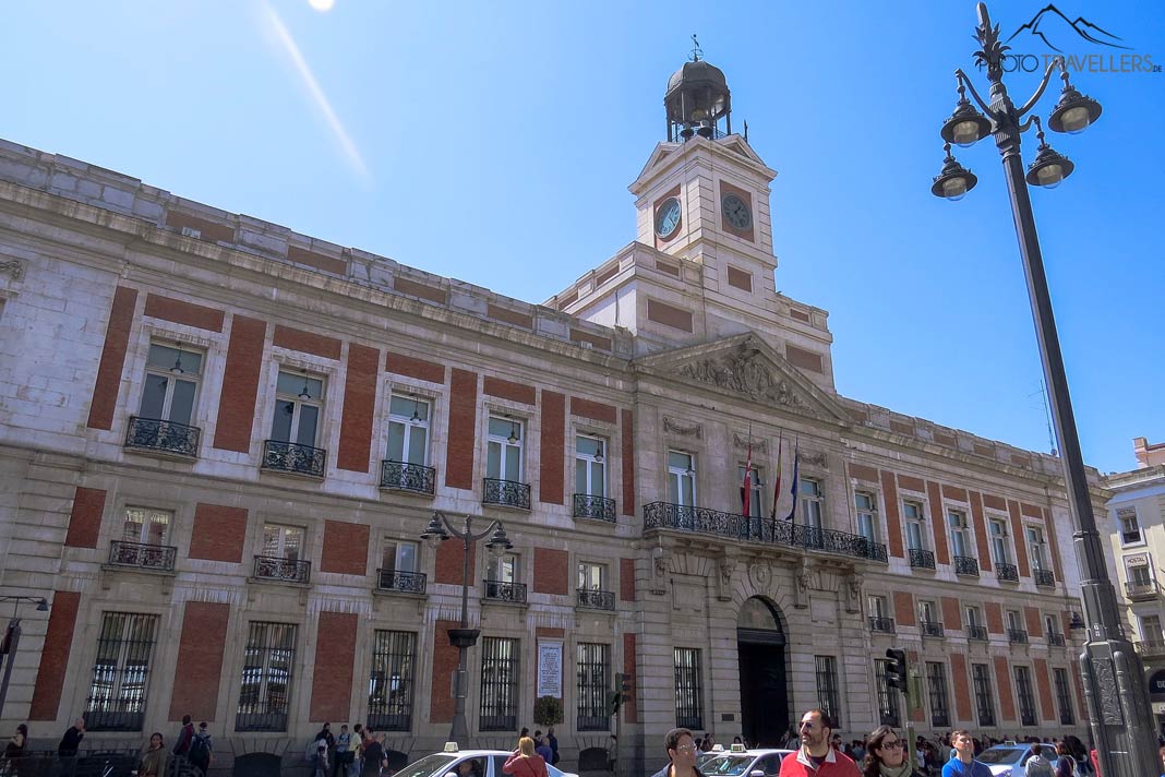 Das Regierungsgebäude Real Casa de Correos in Madrid