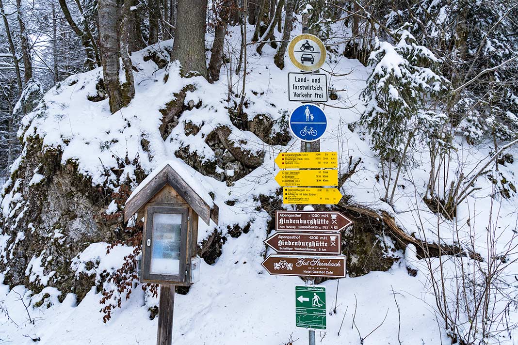 Die Wegweiser zur Hindenburgalm