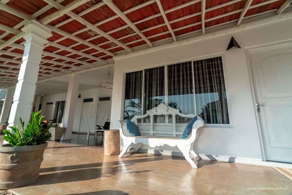 villa thotupola w ahungalla na sri lance