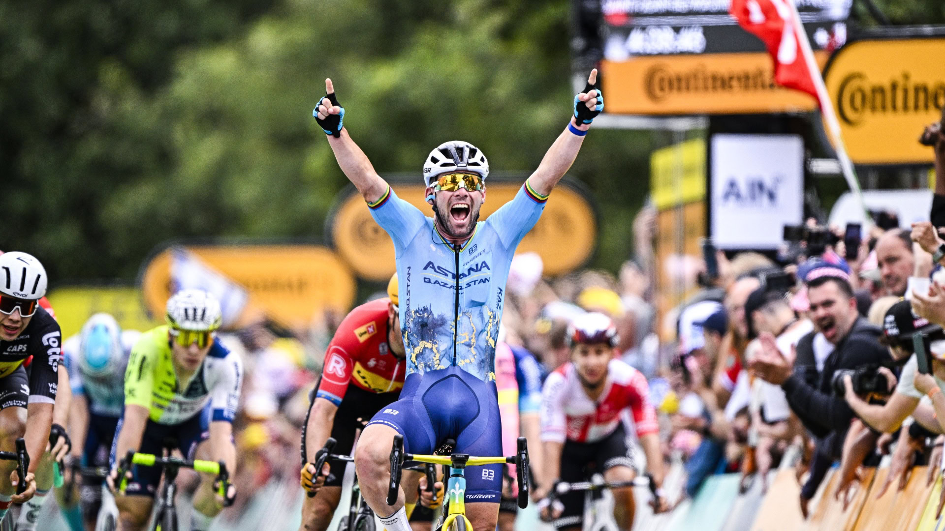 Mark Cavendish Just Broke Cyclingโs Most Coveted Record